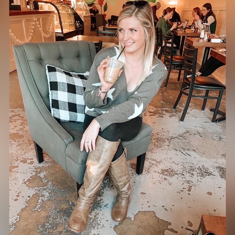 Meet your Posher, Brooke